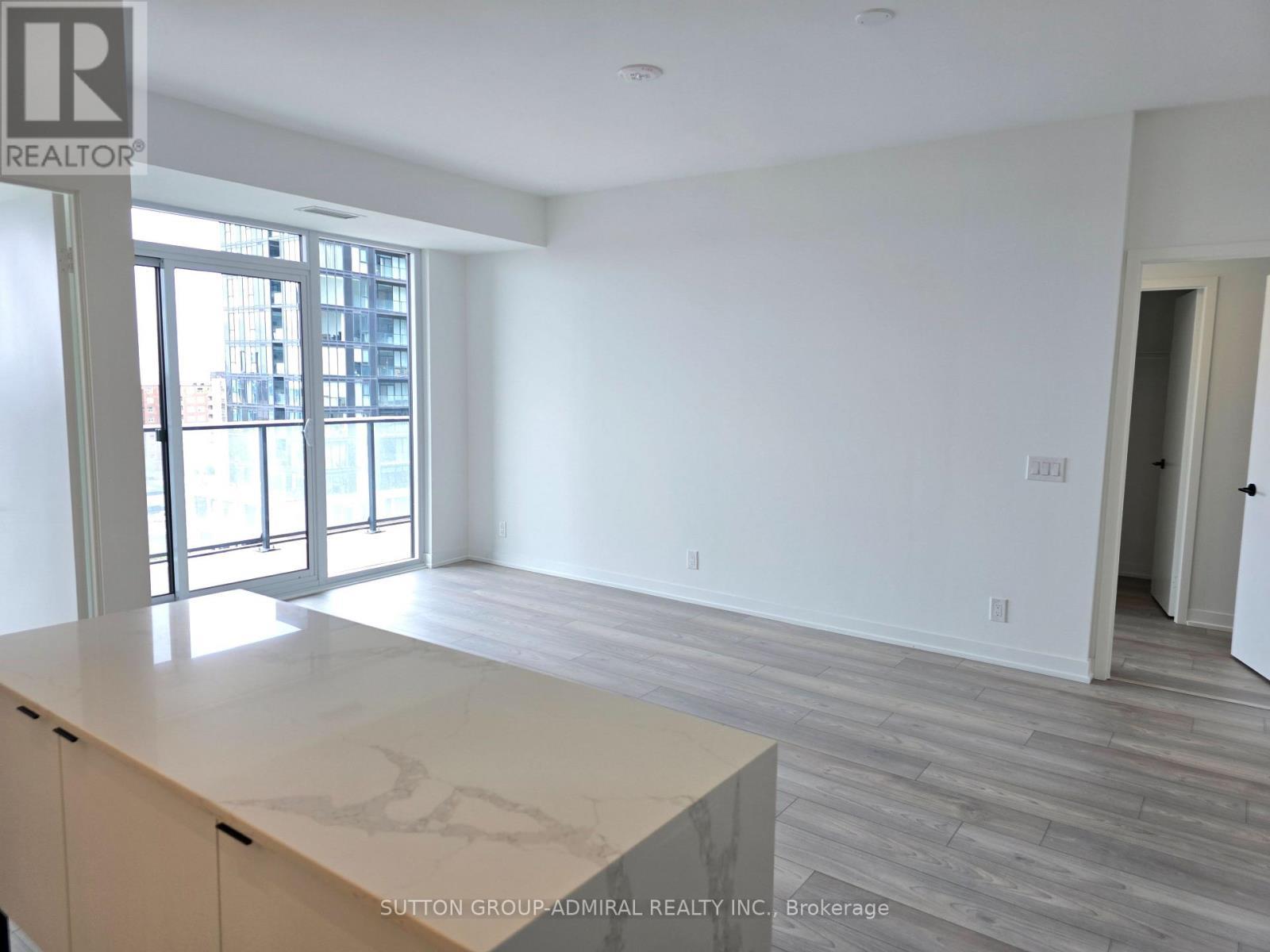 












819 - 285 DUFFERIN STREET W

,
Toronto (South Parkdale),




Ontario
M6K1E6

