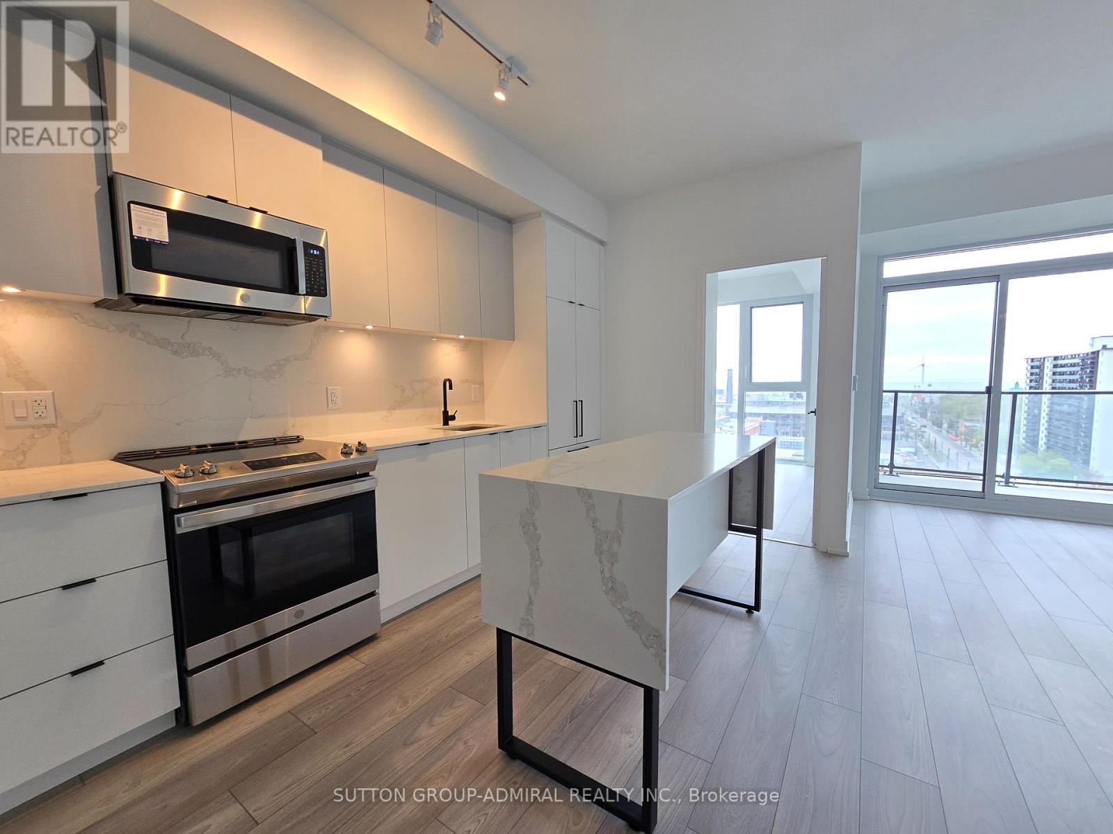 












819 - 285 DUFFERIN STREET W

,
Toronto (South Parkdale),




Ontario
M6K1E6

