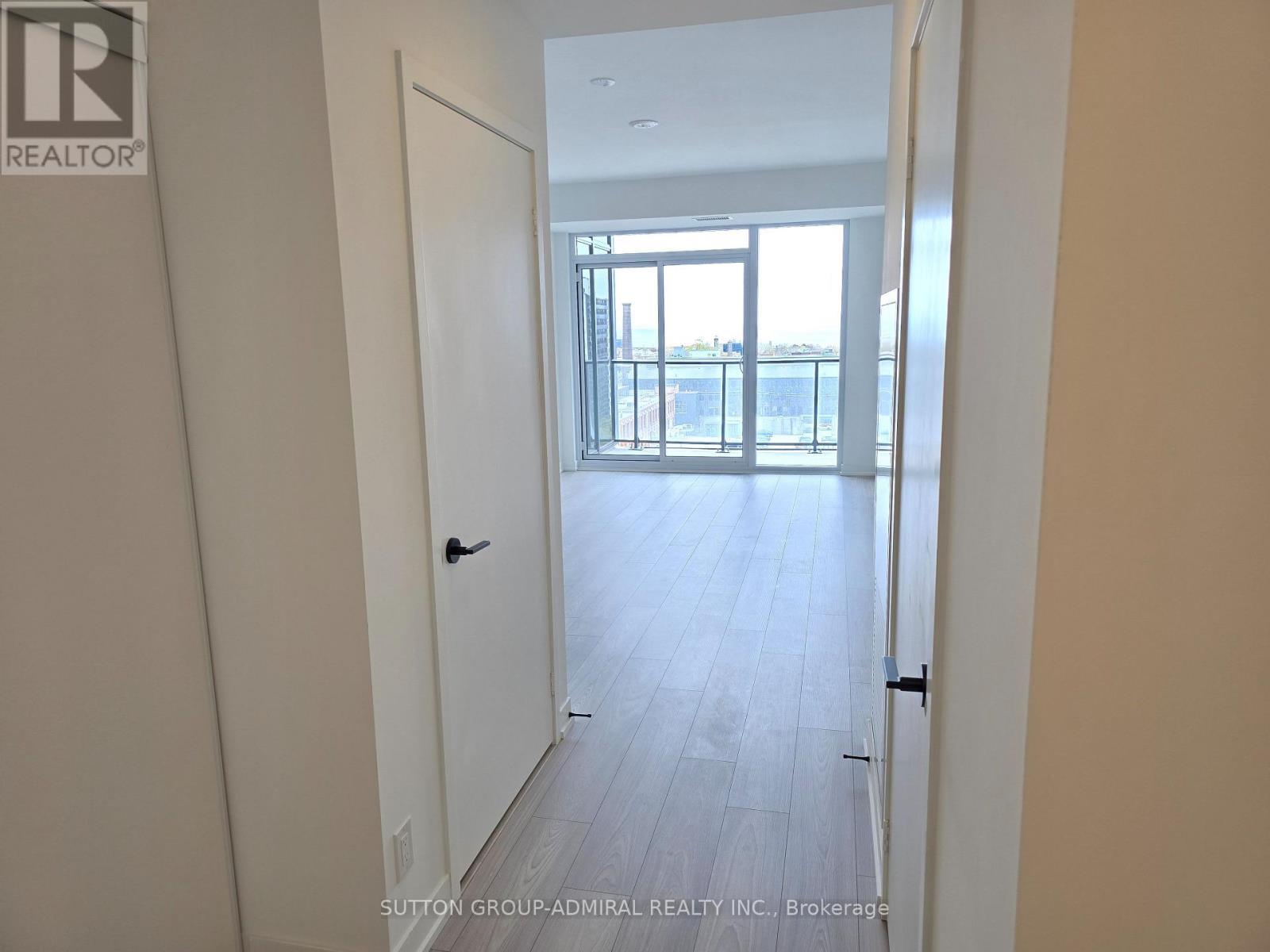 












819 - 285 DUFFERIN STREET W

,
Toronto (South Parkdale),




Ontario
M6K1E6

