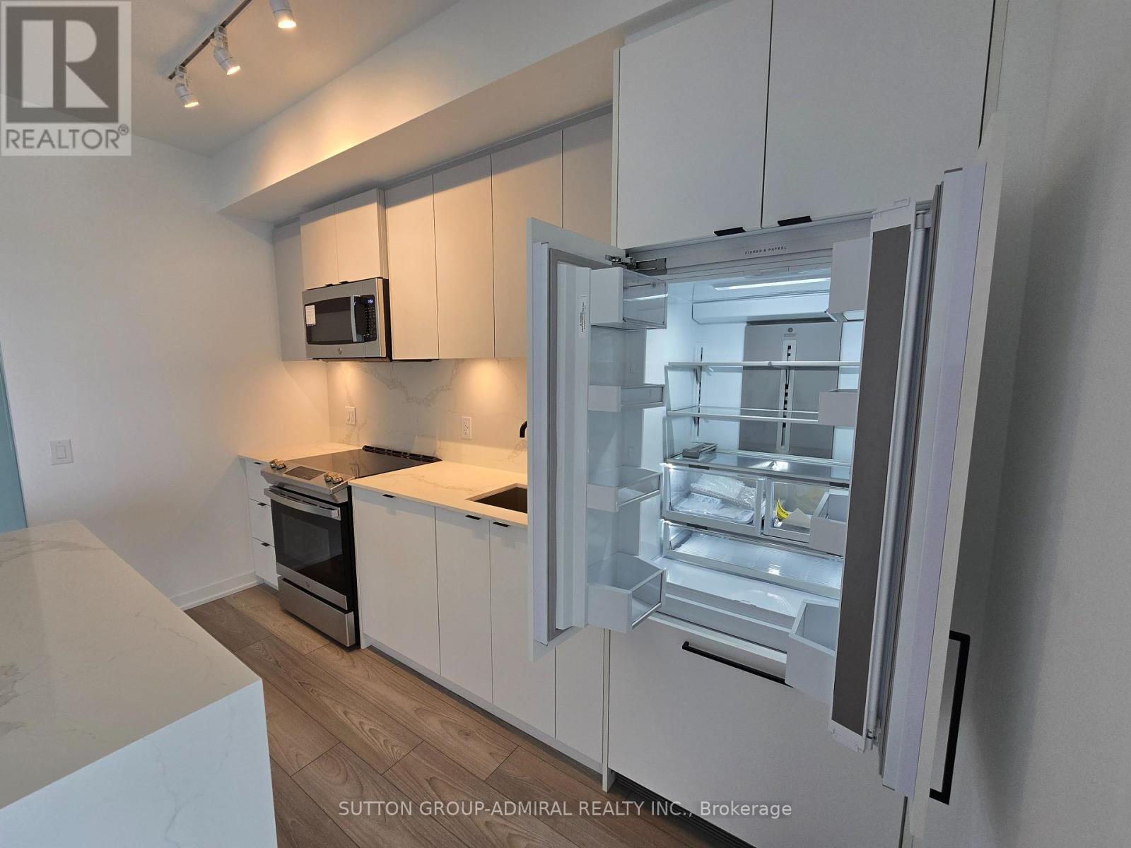 












819 - 285 DUFFERIN STREET W

,
Toronto (South Parkdale),




Ontario
M6K1E6

