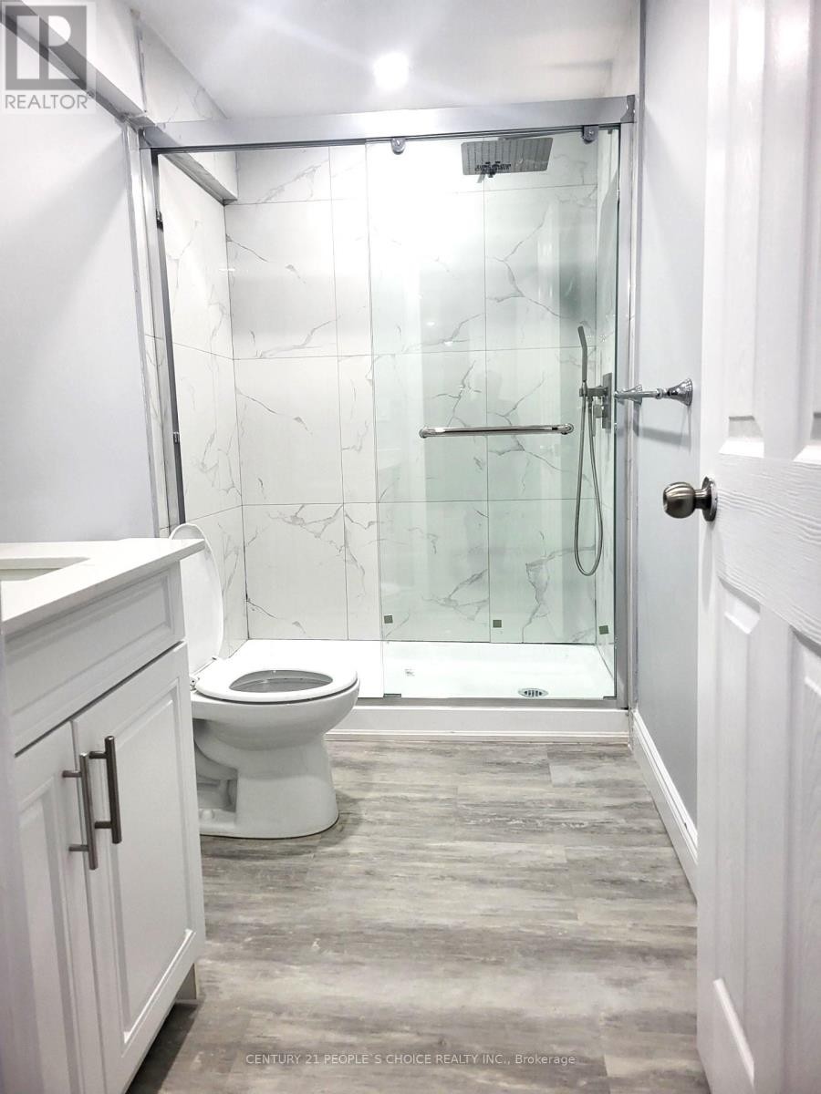 












(WALKOUT UNIT) - 2638 SHERHILL DRIVE

,
Mississauga (Clarkson),




Ontario
L5J3Z3

