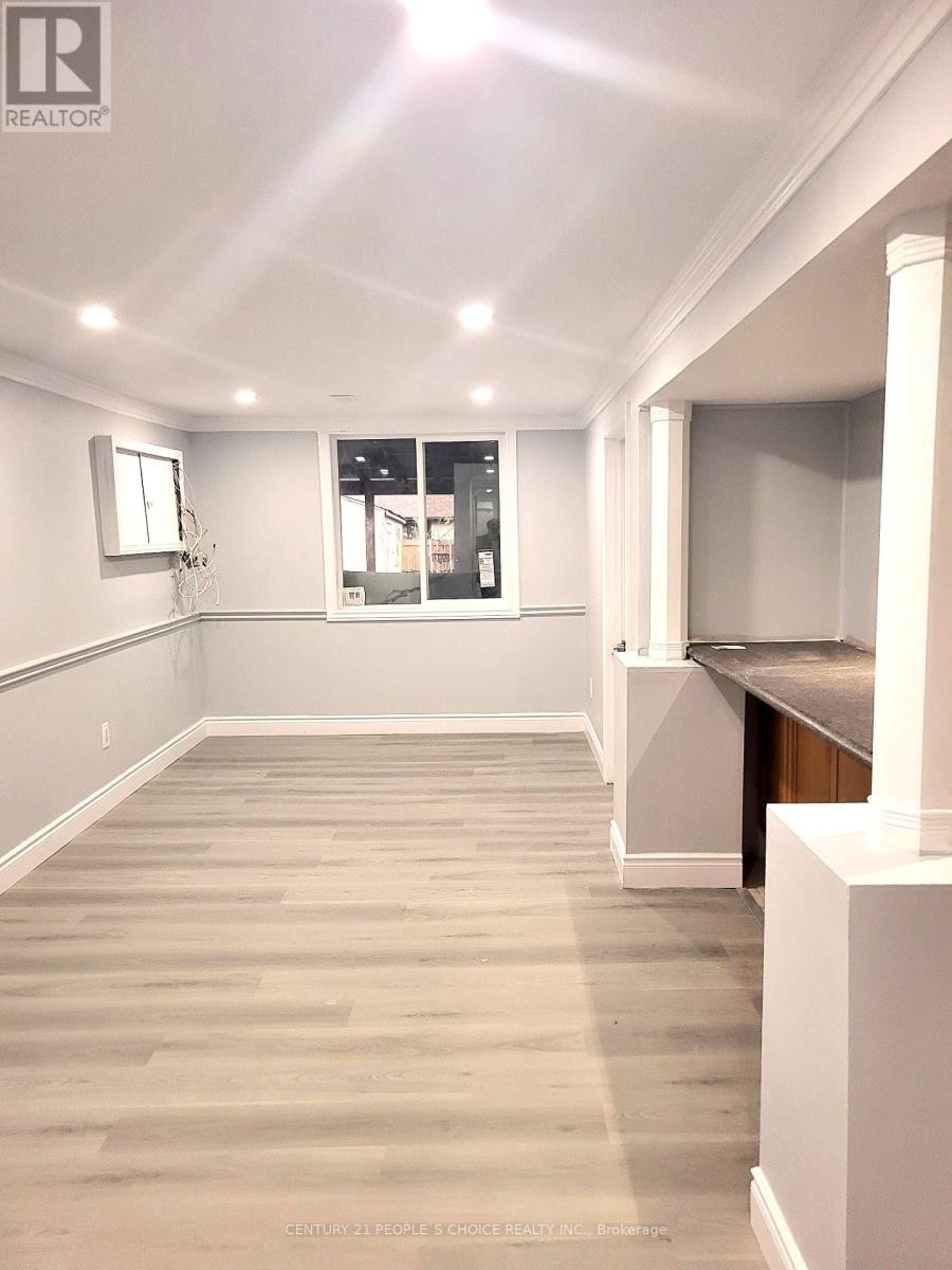 












(WALKOUT UNIT) - 2638 SHERHILL DRIVE

,
Mississauga (Clarkson),




Ontario
L5J3Z3

