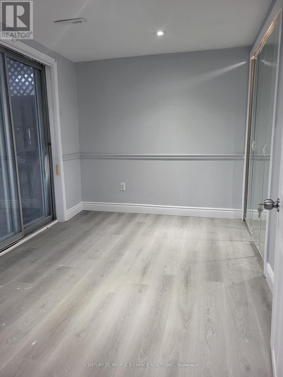 












(WALKOUT UNIT) - 2638 SHERHILL DRIVE

,
Mississauga (Clarkson),




Ontario
L5J3Z3

