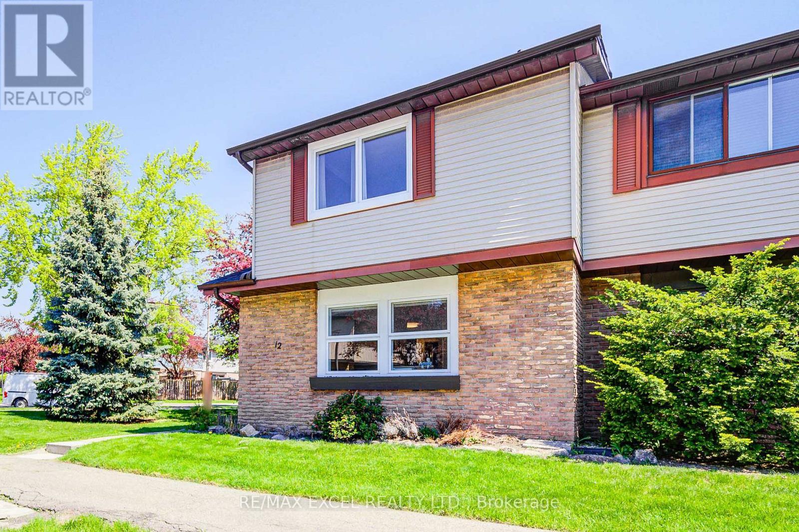 












12 - 6433 CHARING DRIVE

,
Mississauga (Streetsville),




Ontario
L5N1L6

