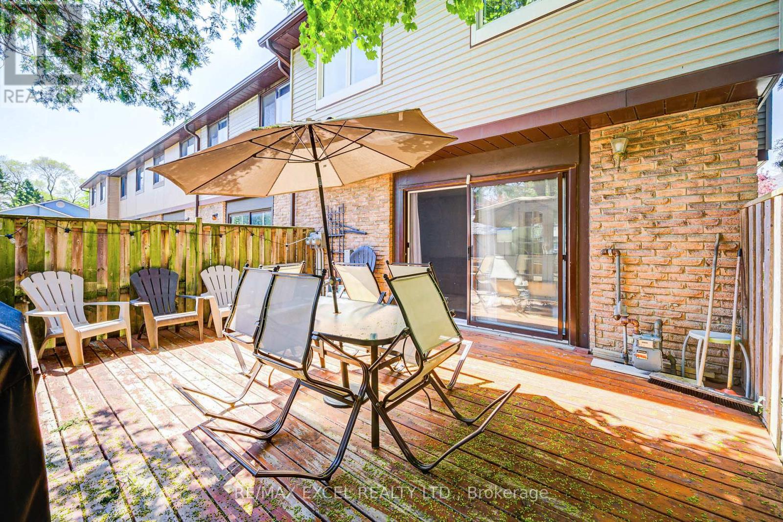 












12 - 6433 CHARING DRIVE

,
Mississauga (Streetsville),




Ontario
L5N1L6

