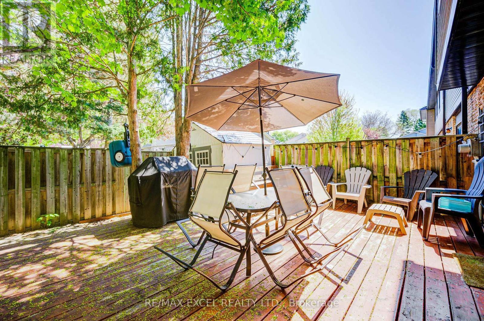 












12 - 6433 CHARING DRIVE

,
Mississauga (Streetsville),




Ontario
L5N1L6

