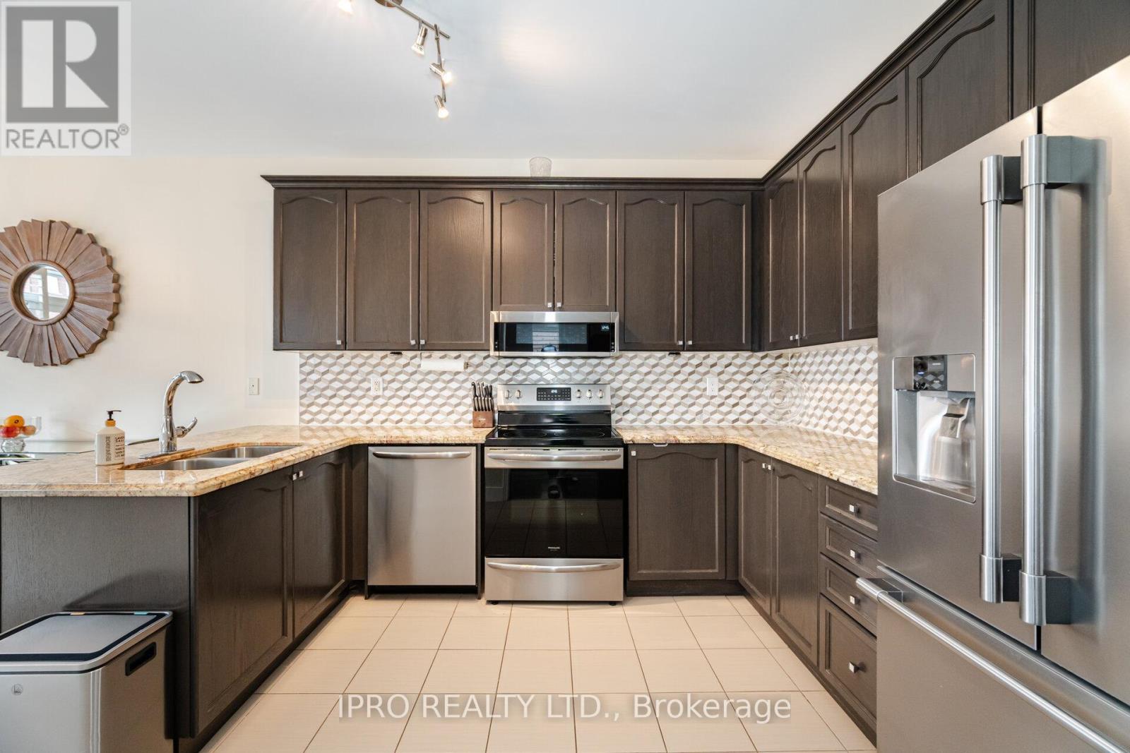 












14 DUFFEL CRESCENT

,
Halton Hills (Georgetown),




Ontario
L7G0H7

