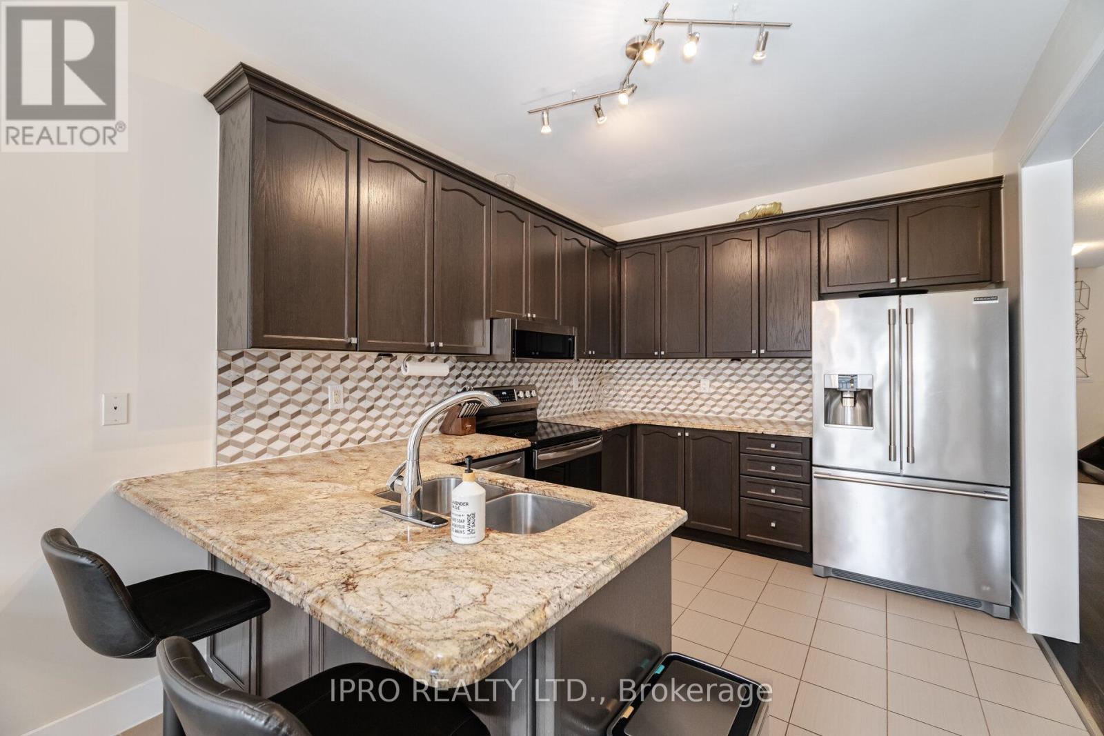 












14 DUFFEL CRESCENT

,
Halton Hills (Georgetown),




Ontario
L7G0H7

