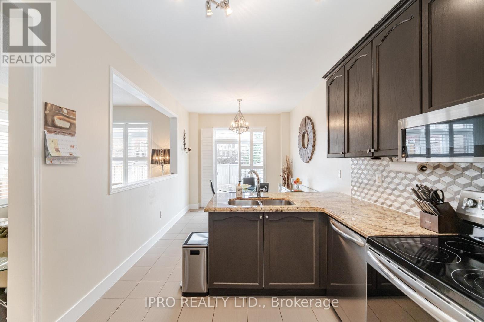 












14 DUFFEL CRESCENT

,
Halton Hills (Georgetown),




Ontario
L7G0H7

