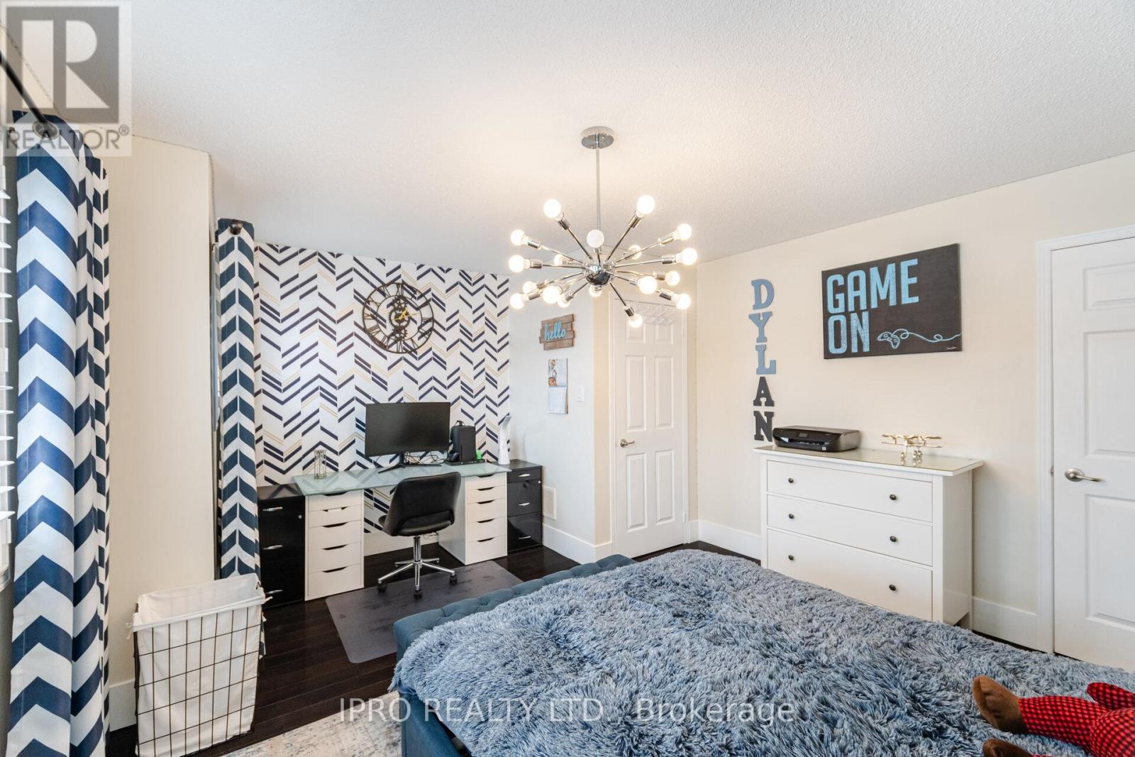 












14 DUFFEL CRESCENT

,
Halton Hills (Georgetown),




Ontario
L7G0H7

