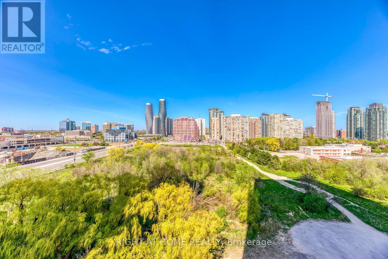 












802 - 223 WEBB DRIVE

,
Mississauga (City Centre),




Ontario
L5B0E8

