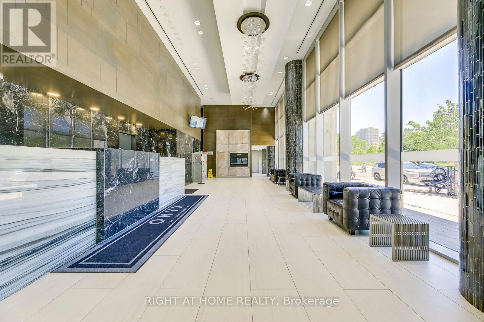 












802 - 223 WEBB DRIVE

,
Mississauga (City Centre),




Ontario
L5B0E8


