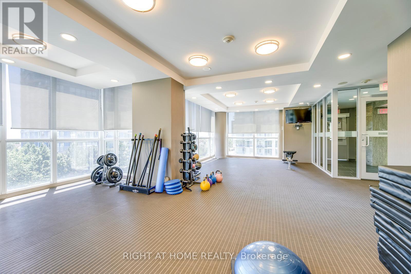 












802 - 223 WEBB DRIVE

,
Mississauga (City Centre),




Ontario
L5B0E8

