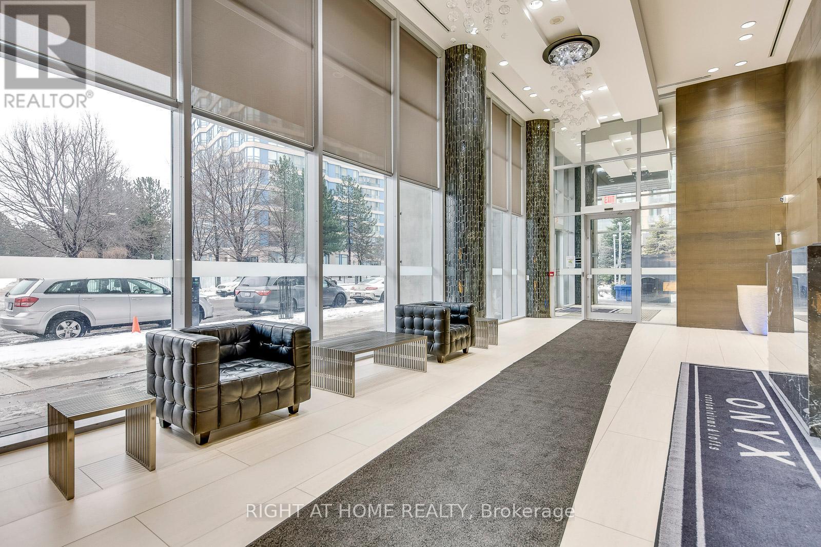 












802 - 223 WEBB DRIVE

,
Mississauga (City Centre),




Ontario
L5B0E8

