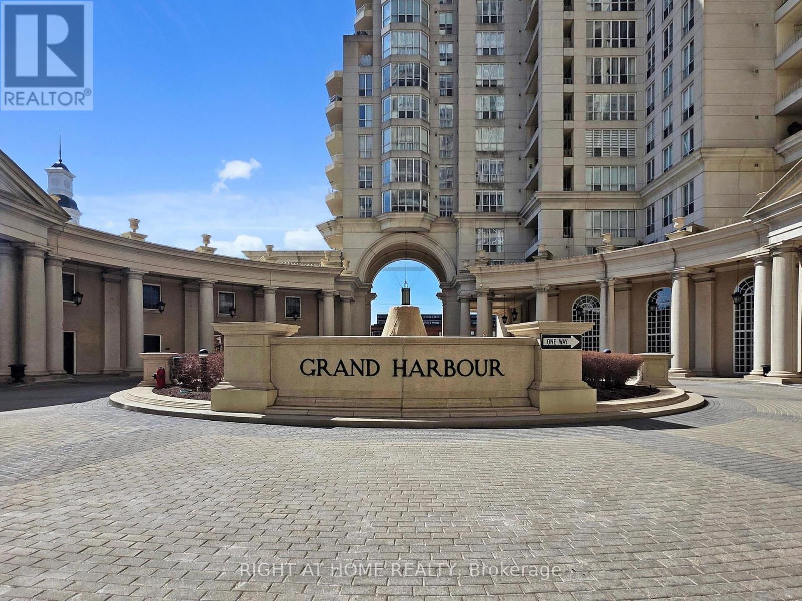 












PH1501 - 2287 LAKE SHORE BOULEVARD W

,
Toronto (Mimico),




Ontario
M8V3Y1

