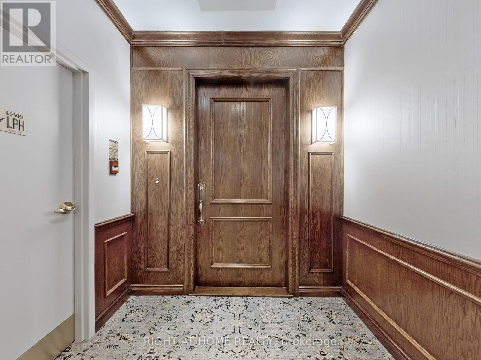 












PH1501 - 2287 LAKE SHORE BOULEVARD W

,
Toronto (Mimico),




Ontario
M8V3Y1

