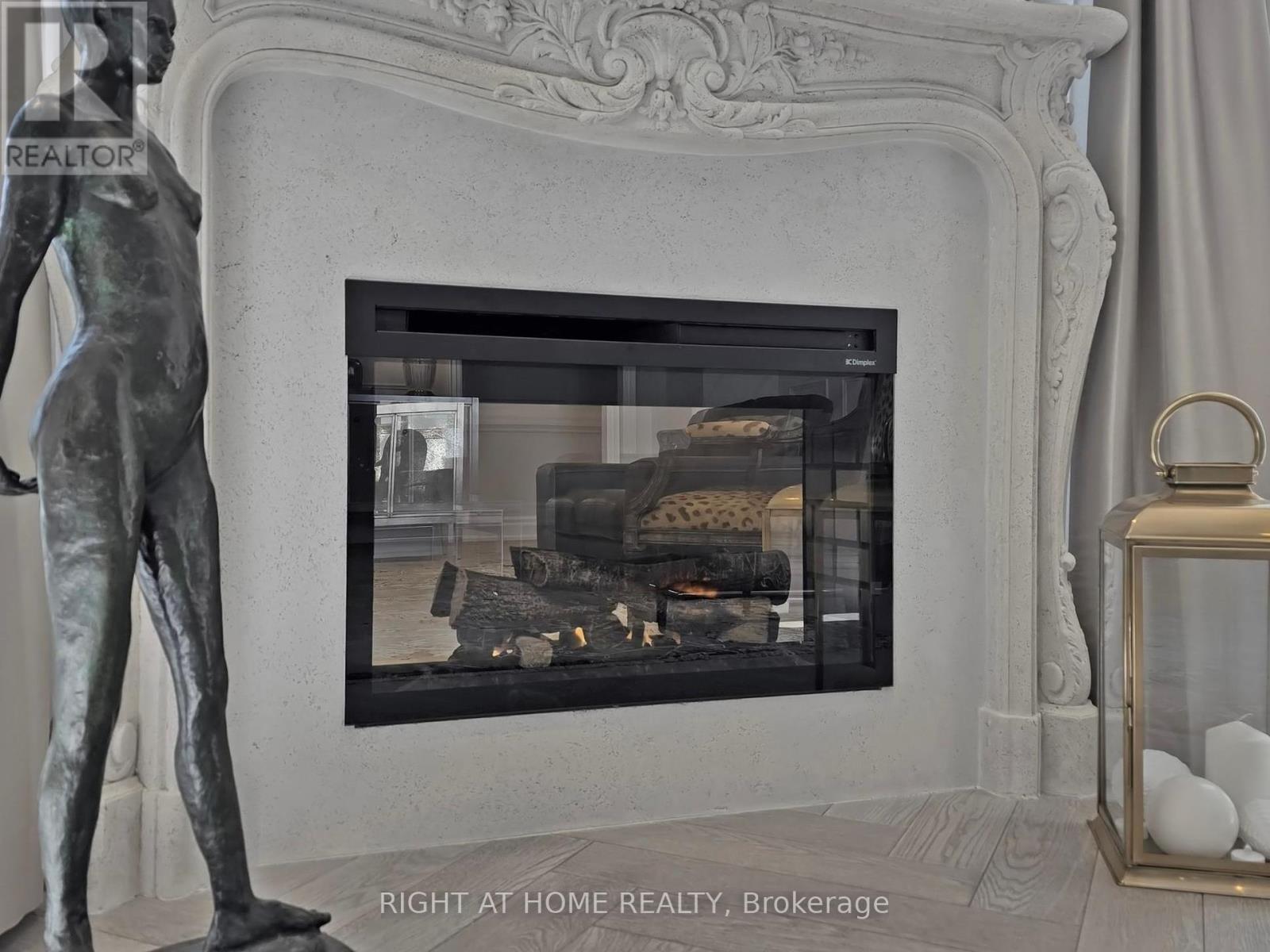 












PH1501 - 2287 LAKE SHORE BOULEVARD W

,
Toronto (Mimico),




Ontario
M8V3Y1

