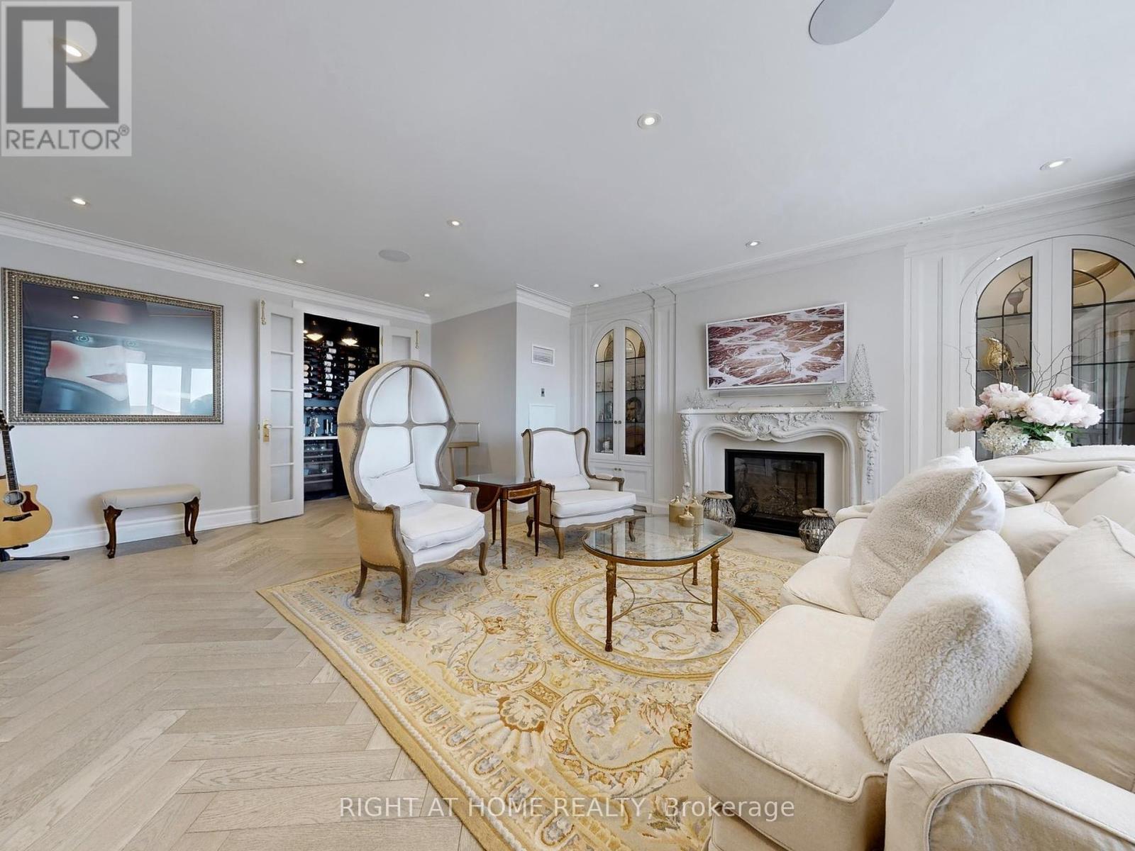 












PH1501 - 2287 LAKE SHORE BOULEVARD W

,
Toronto (Mimico),




Ontario
M8V3Y1

