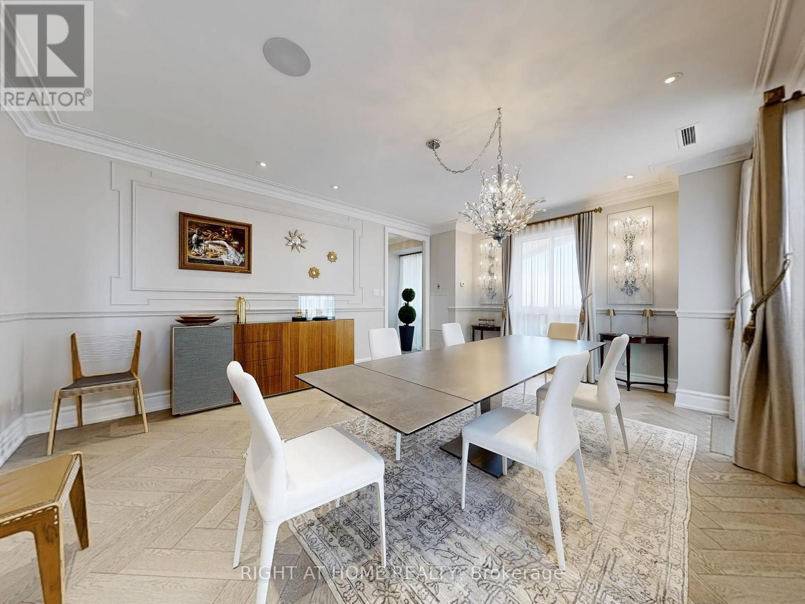 












PH1501 - 2287 LAKE SHORE BOULEVARD W

,
Toronto (Mimico),




Ontario
M8V3Y1

