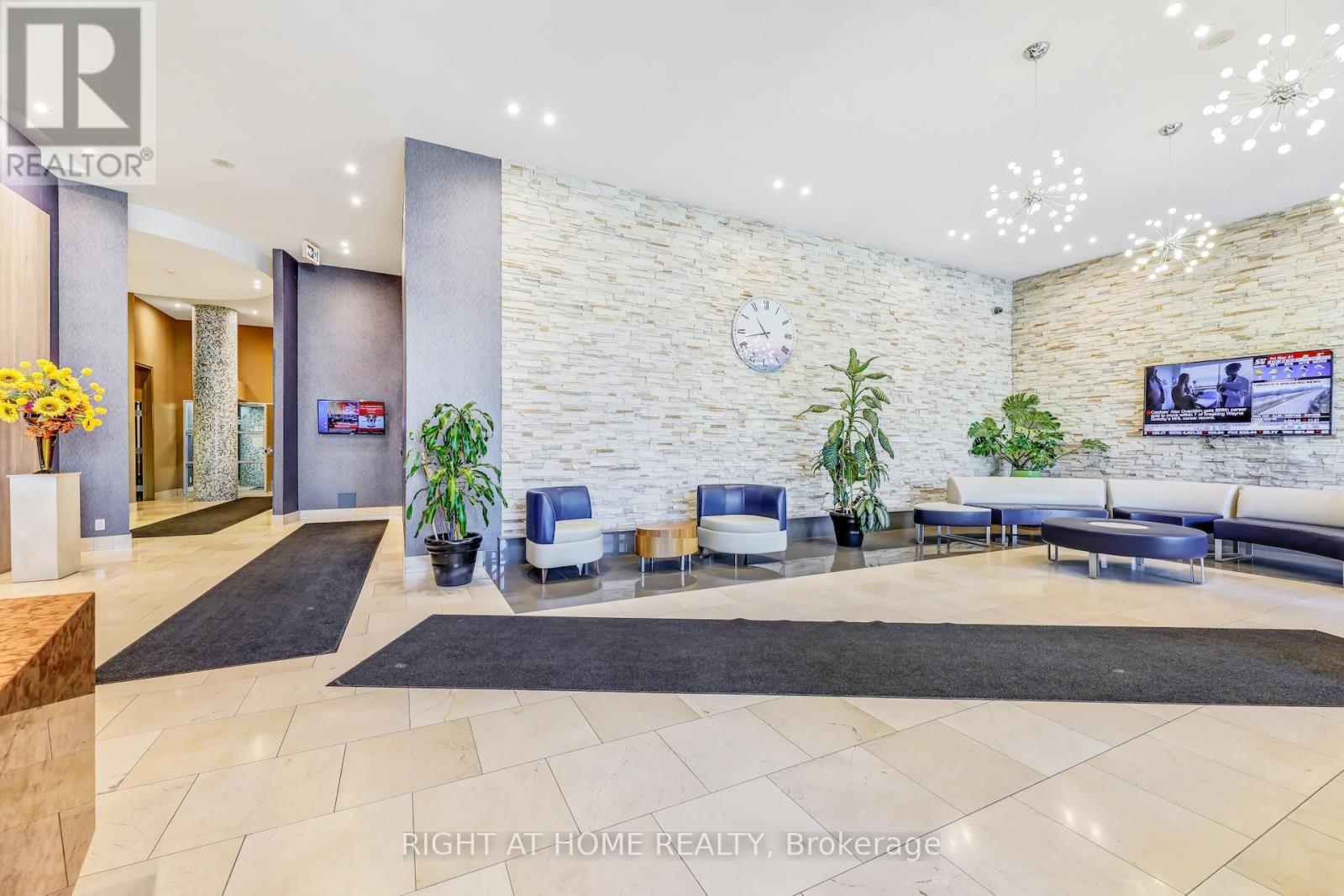 












2801 - 3939 DUKE OF YORK BOULEVARD

,
Mississauga (City Centre),




Ontario
L5B4N2

