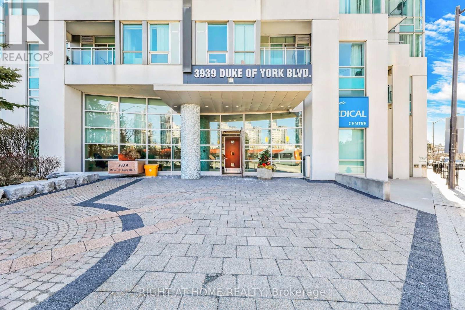 












2801 - 3939 DUKE OF YORK BOULEVARD

,
Mississauga (City Centre),




Ontario
L5B4N2

