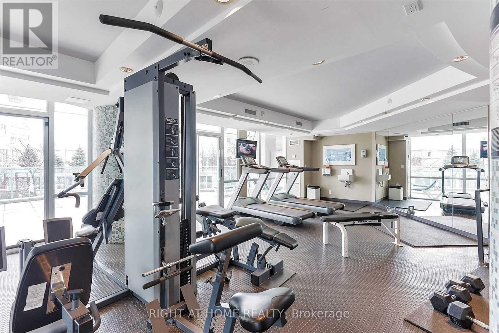 












2801 - 3939 DUKE OF YORK BOULEVARD

,
Mississauga (City Centre),




Ontario
L5B4N2

