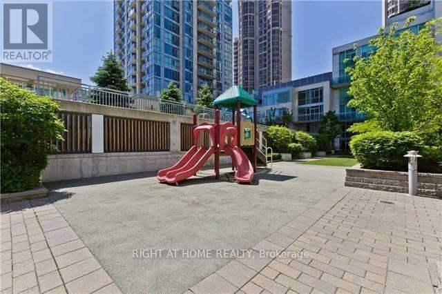 












2801 - 3939 DUKE OF YORK BOULEVARD

,
Mississauga (City Centre),




Ontario
L5B4N2


