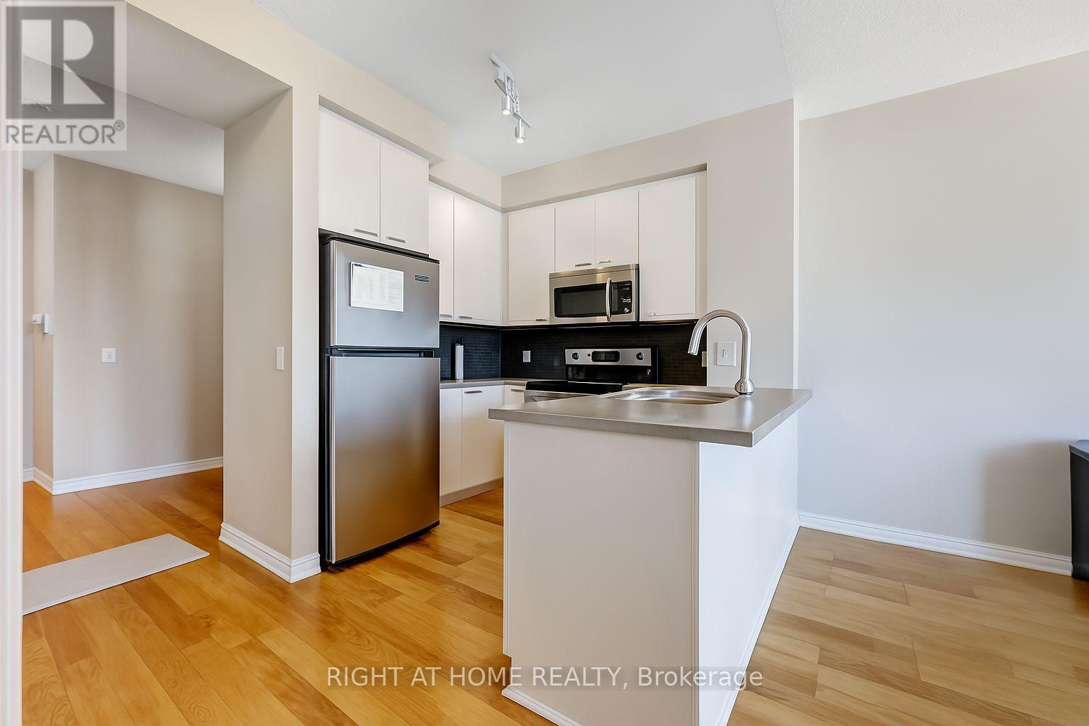 












2801 - 3939 DUKE OF YORK BOULEVARD

,
Mississauga (City Centre),




Ontario
L5B4N2

