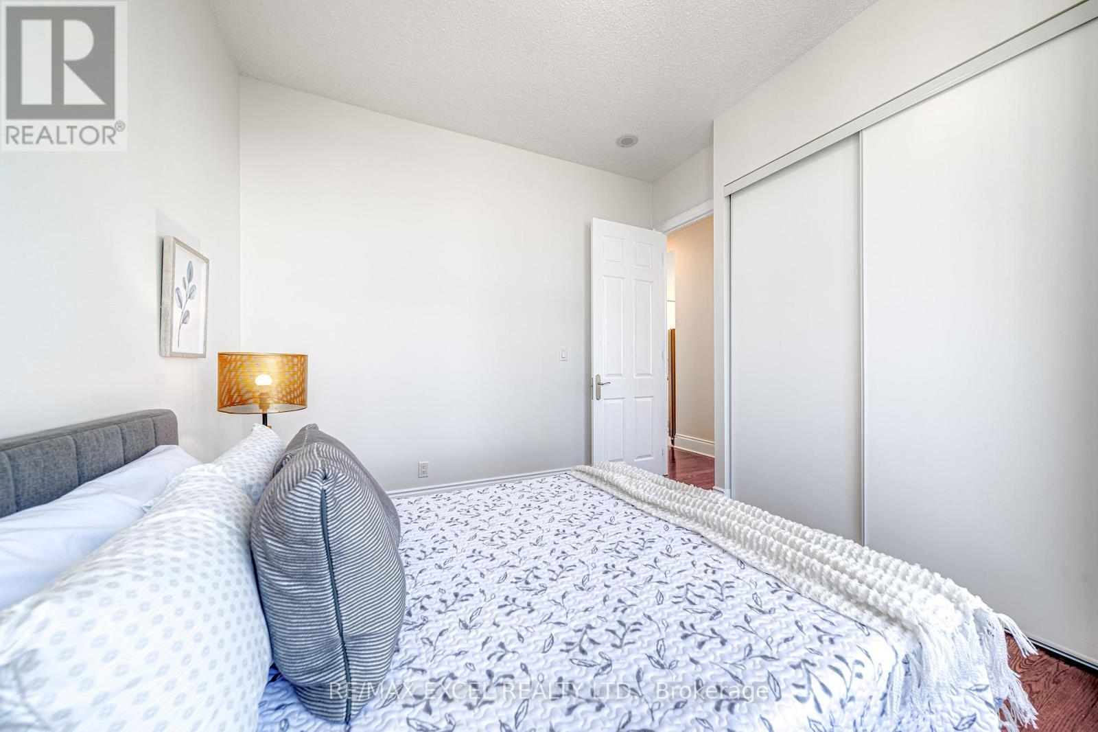 












GPH9 - 3880 DUKE OF YORK BOULEVARD

,
Mississauga (City Centre),




Ontario
L5B4M7

