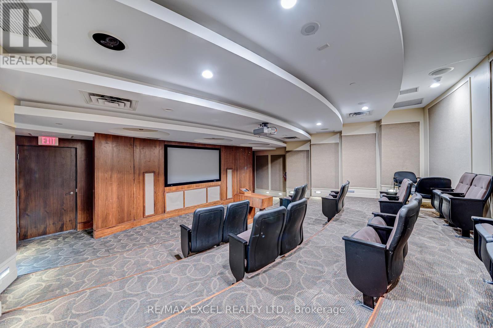 












GPH9 - 3880 DUKE OF YORK BOULEVARD

,
Mississauga (City Centre),




Ontario
L5B4M7

