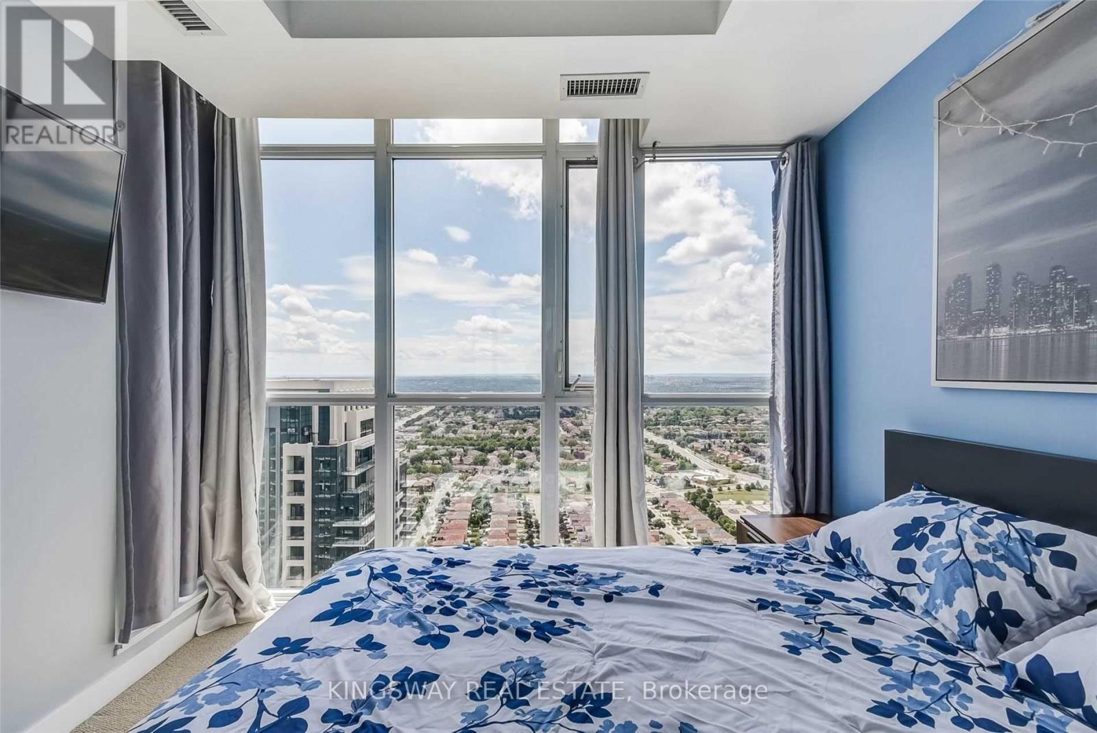 












3806 - 4070 CONFEDERATION PARKWAY W

,
Mississauga (City Centre),




Ontario
L5B0E9

