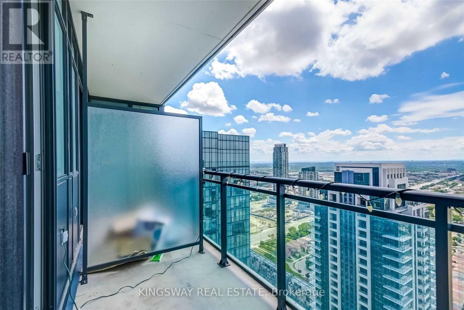 












3806 - 4070 CONFEDERATION PARKWAY W

,
Mississauga (City Centre),




Ontario
L5B0E9

