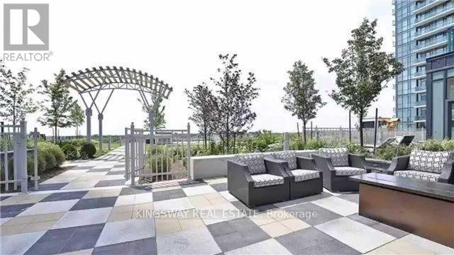 












3806 - 4070 CONFEDERATION PARKWAY W

,
Mississauga (City Centre),




Ontario
L5B0E9

