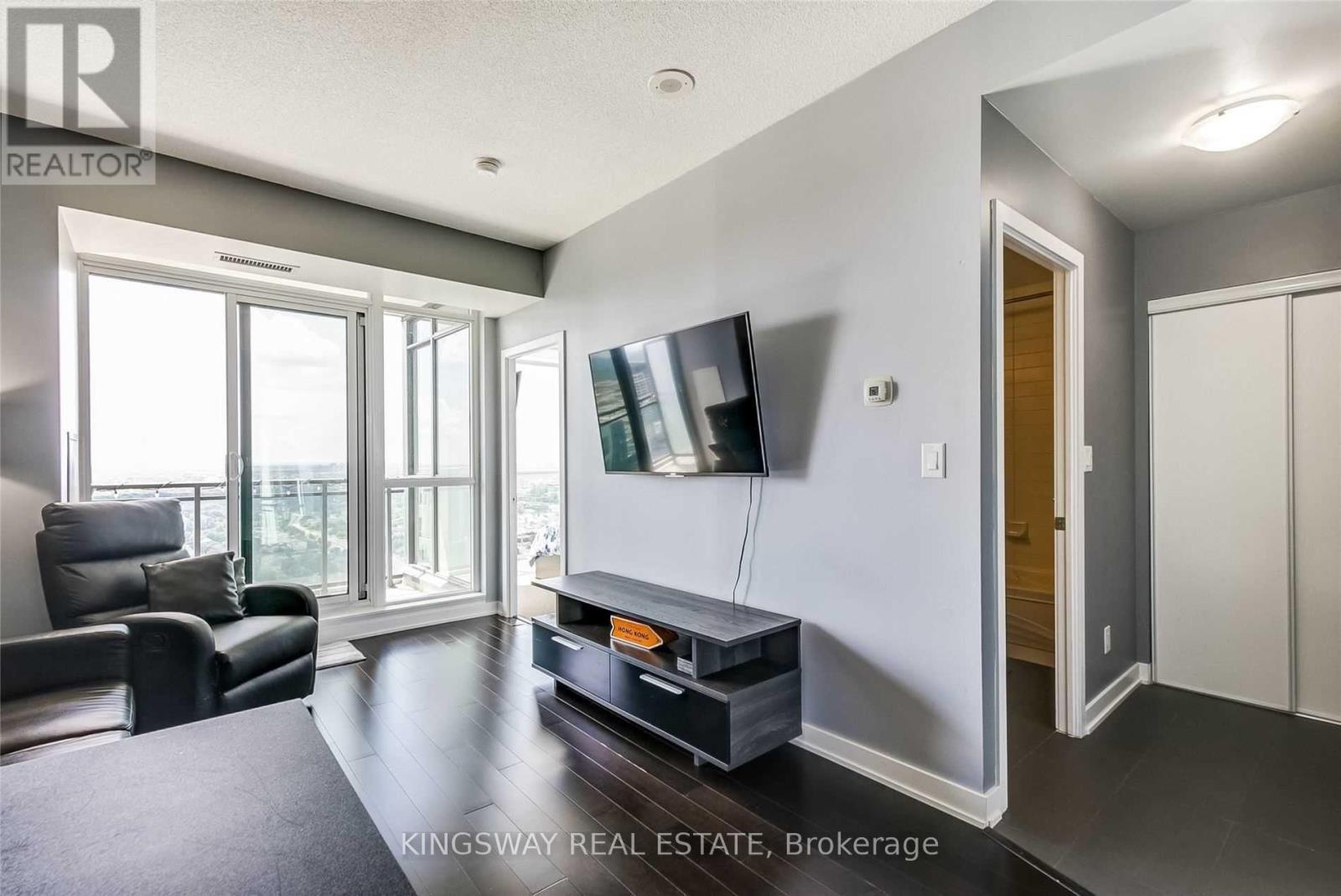 












3806 - 4070 CONFEDERATION PARKWAY W

,
Mississauga (City Centre),




Ontario
L5B0E9

