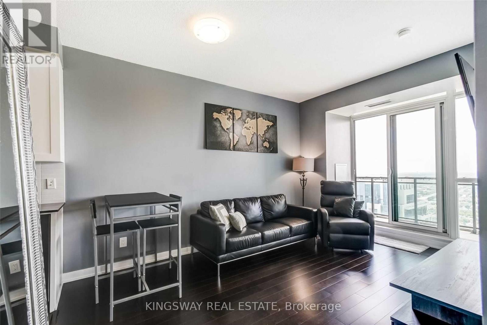 












3806 - 4070 CONFEDERATION PARKWAY W

,
Mississauga (City Centre),




Ontario
L5B0E9

