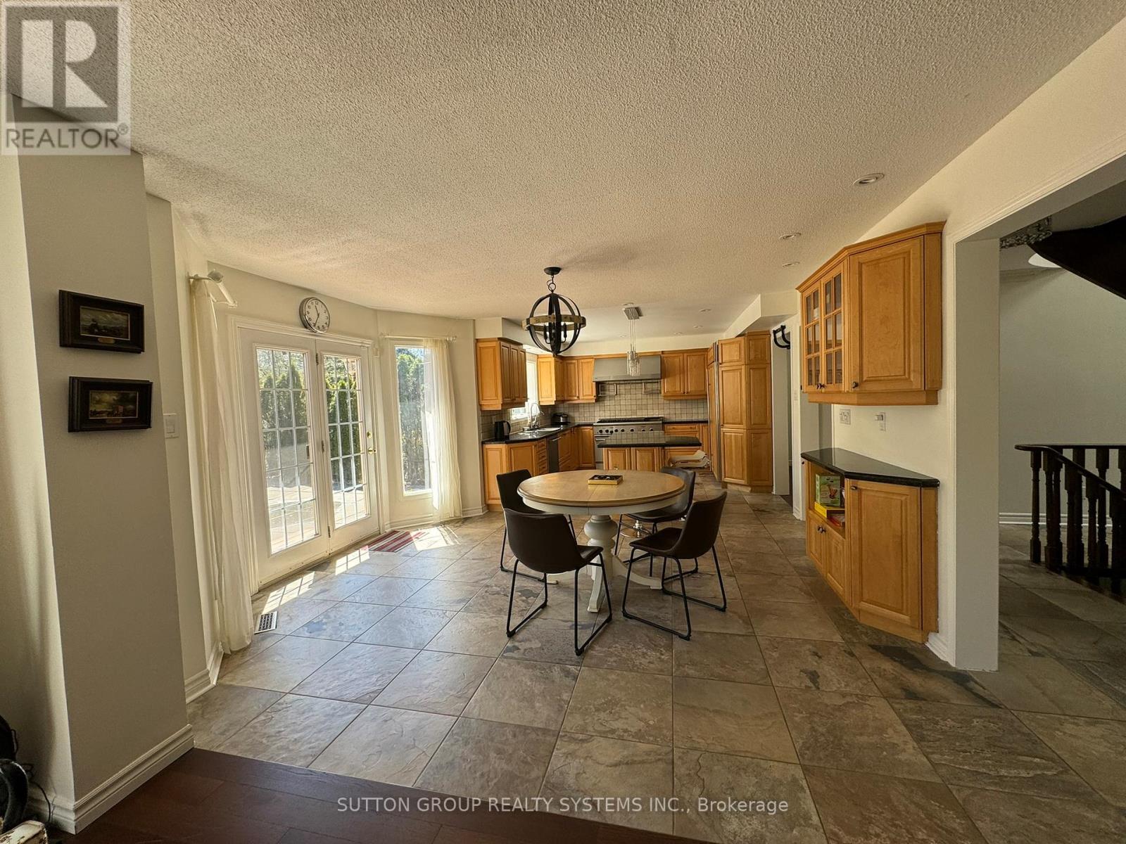 












UPPER - 1232 BONNYBANK COURT

,
Oakville (GA Glen Abbey),




Ontario
L6M1V7

