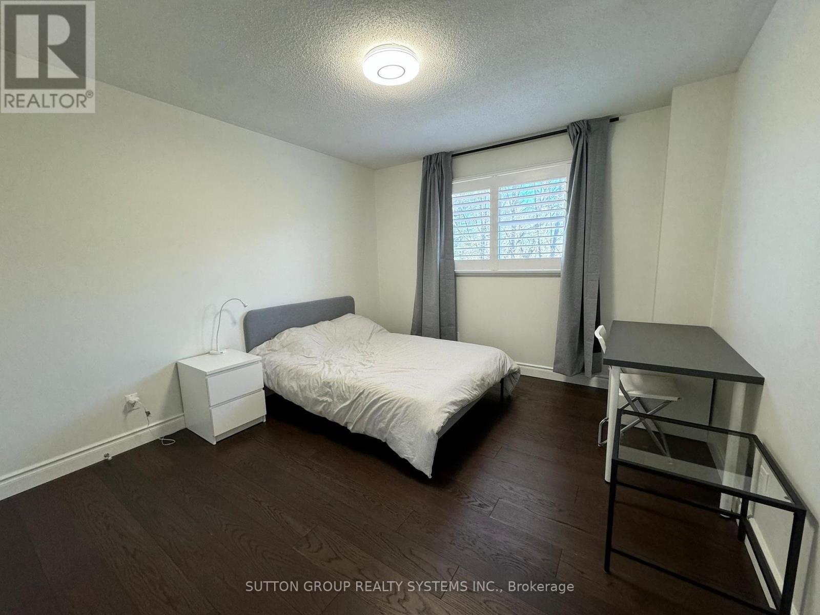 












UPPER - 1232 BONNYBANK COURT

,
Oakville (GA Glen Abbey),




Ontario
L6M1V7

