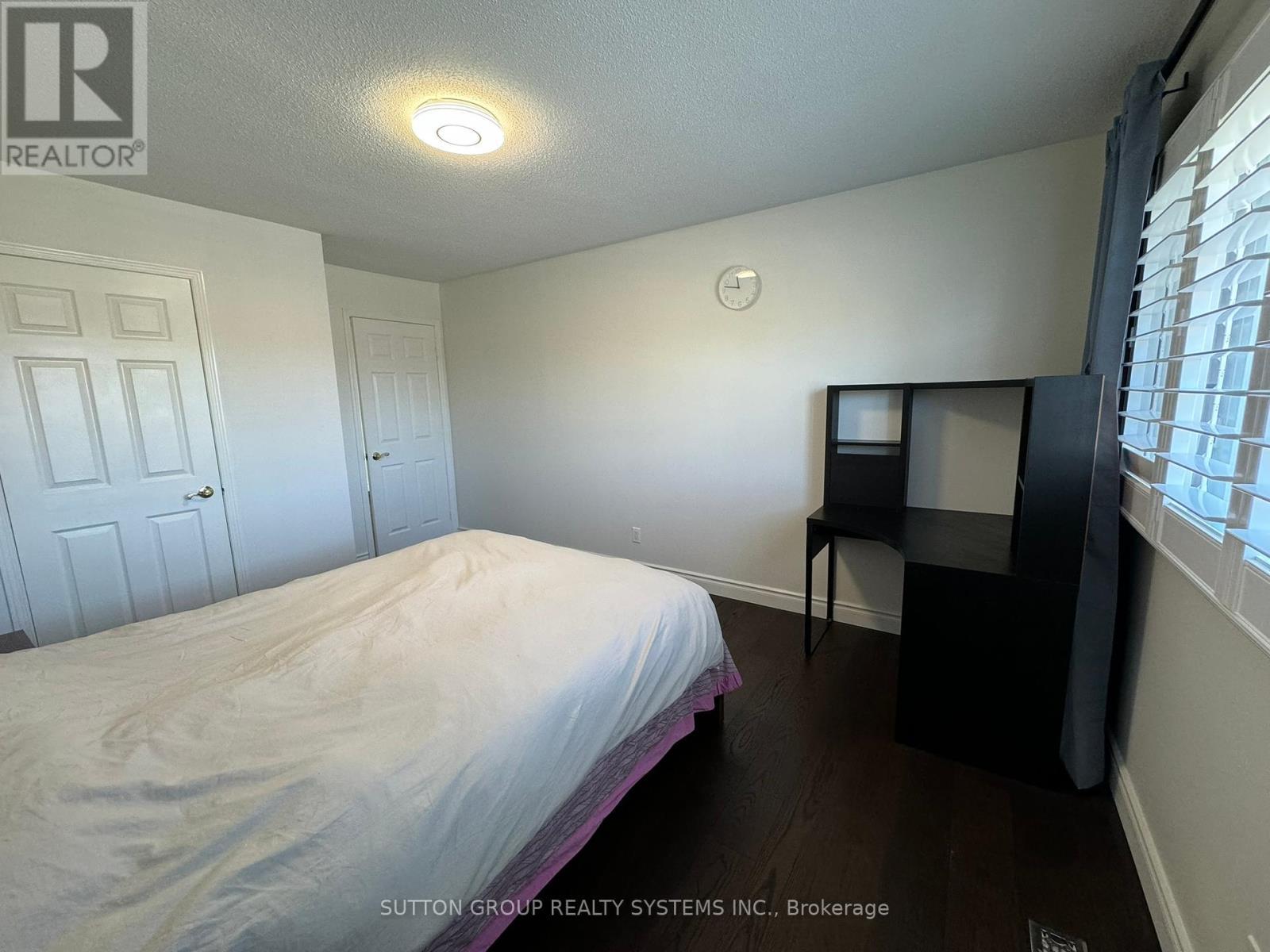 












UPPER - 1232 BONNYBANK COURT

,
Oakville (GA Glen Abbey),




Ontario
L6M1V7

