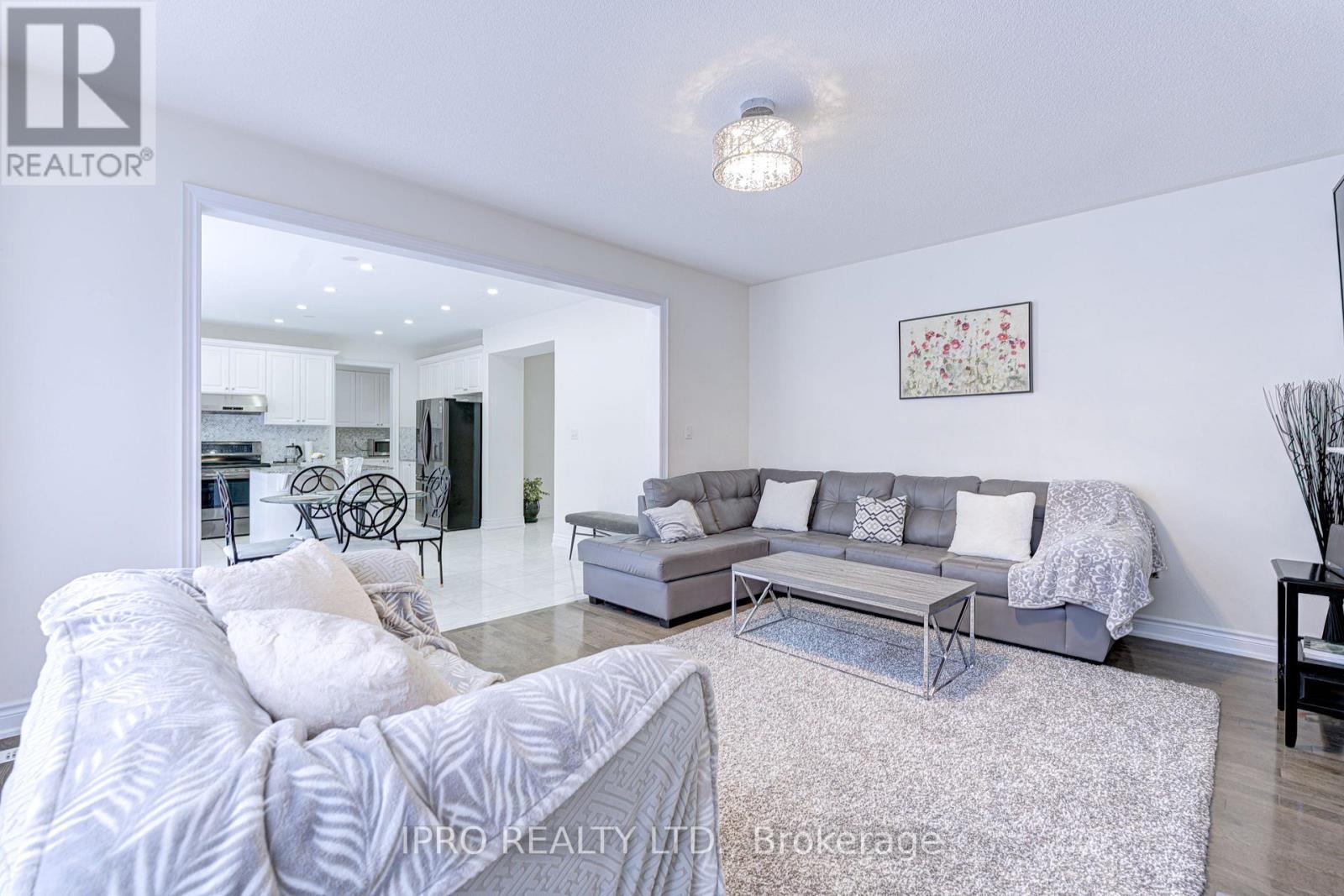 












5 ARIES STREET

,
Brampton (Credit Valley),




Ontario
L6Y5Z2

