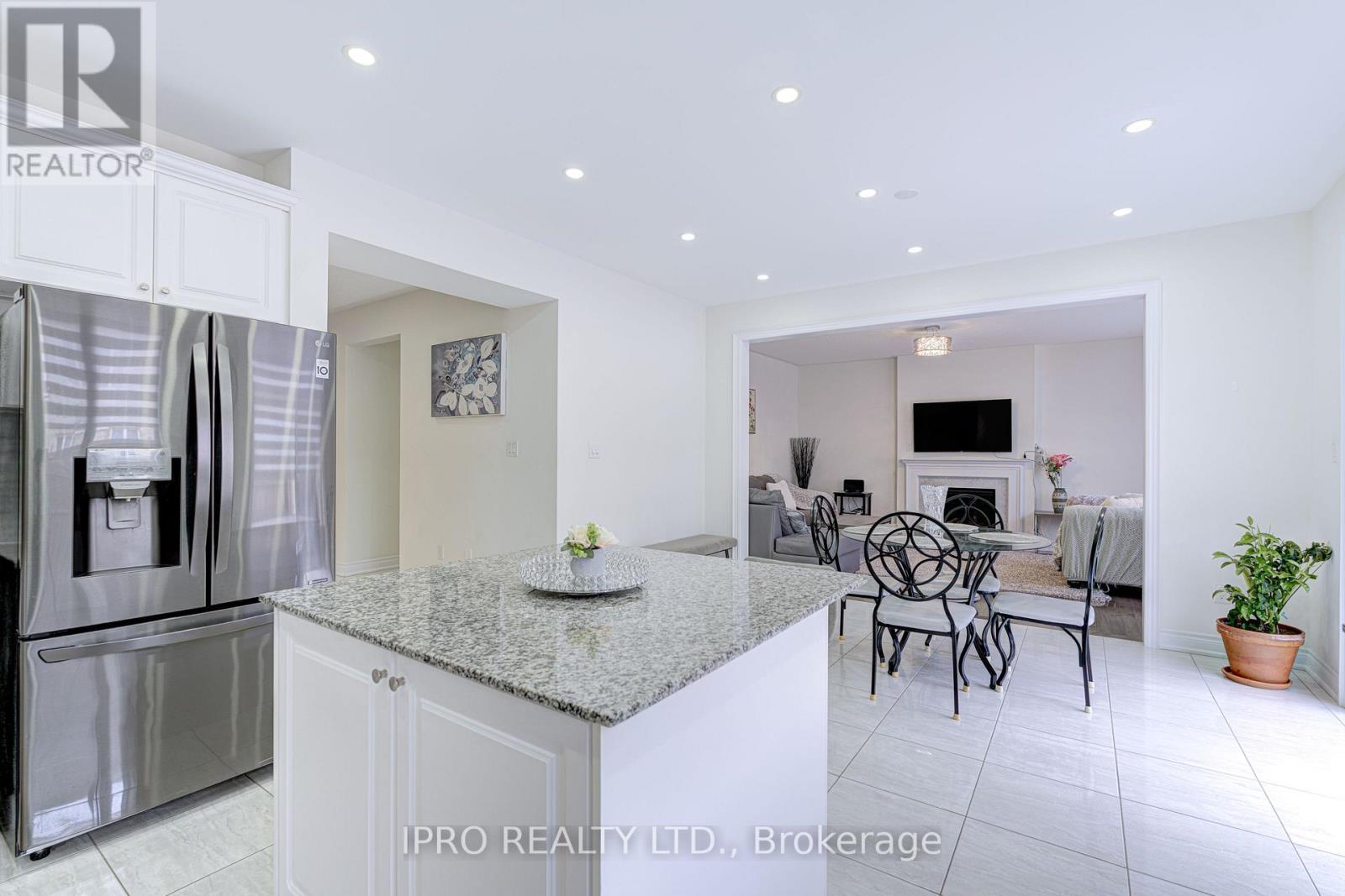 












5 ARIES STREET

,
Brampton (Credit Valley),




Ontario
L6Y5Z2

