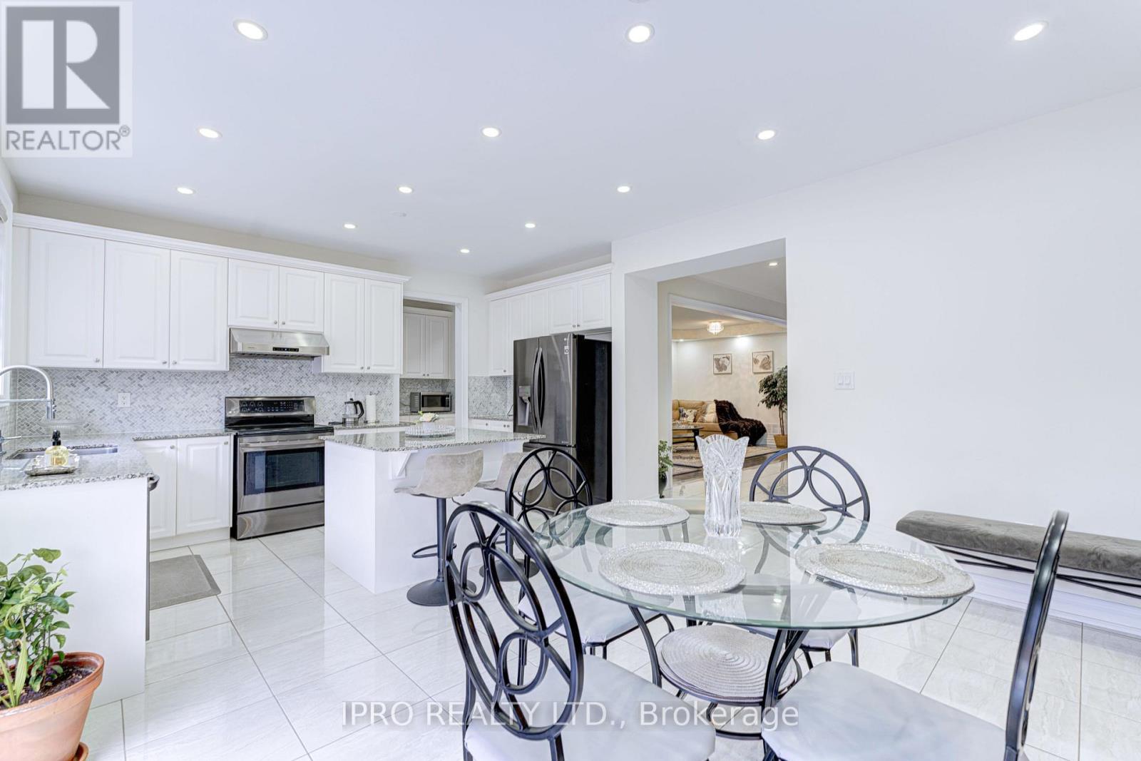 












5 ARIES STREET

,
Brampton (Credit Valley),




Ontario
L6Y5Z2

