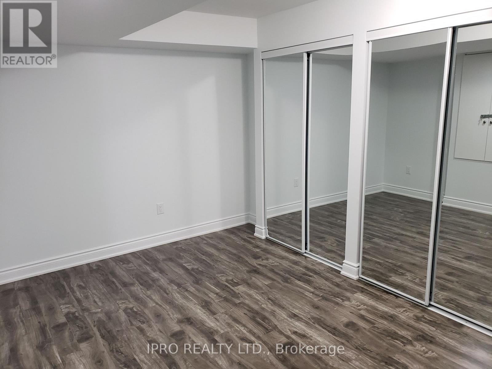 












5 ARIES STREET

,
Brampton (Credit Valley),




Ontario
L6Y5Z2


