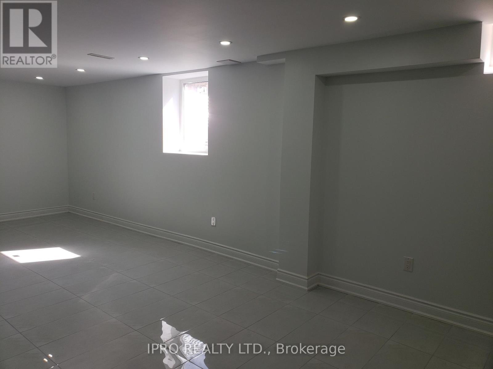 












5 ARIES STREET

,
Brampton (Credit Valley),




Ontario
L6Y5Z2

