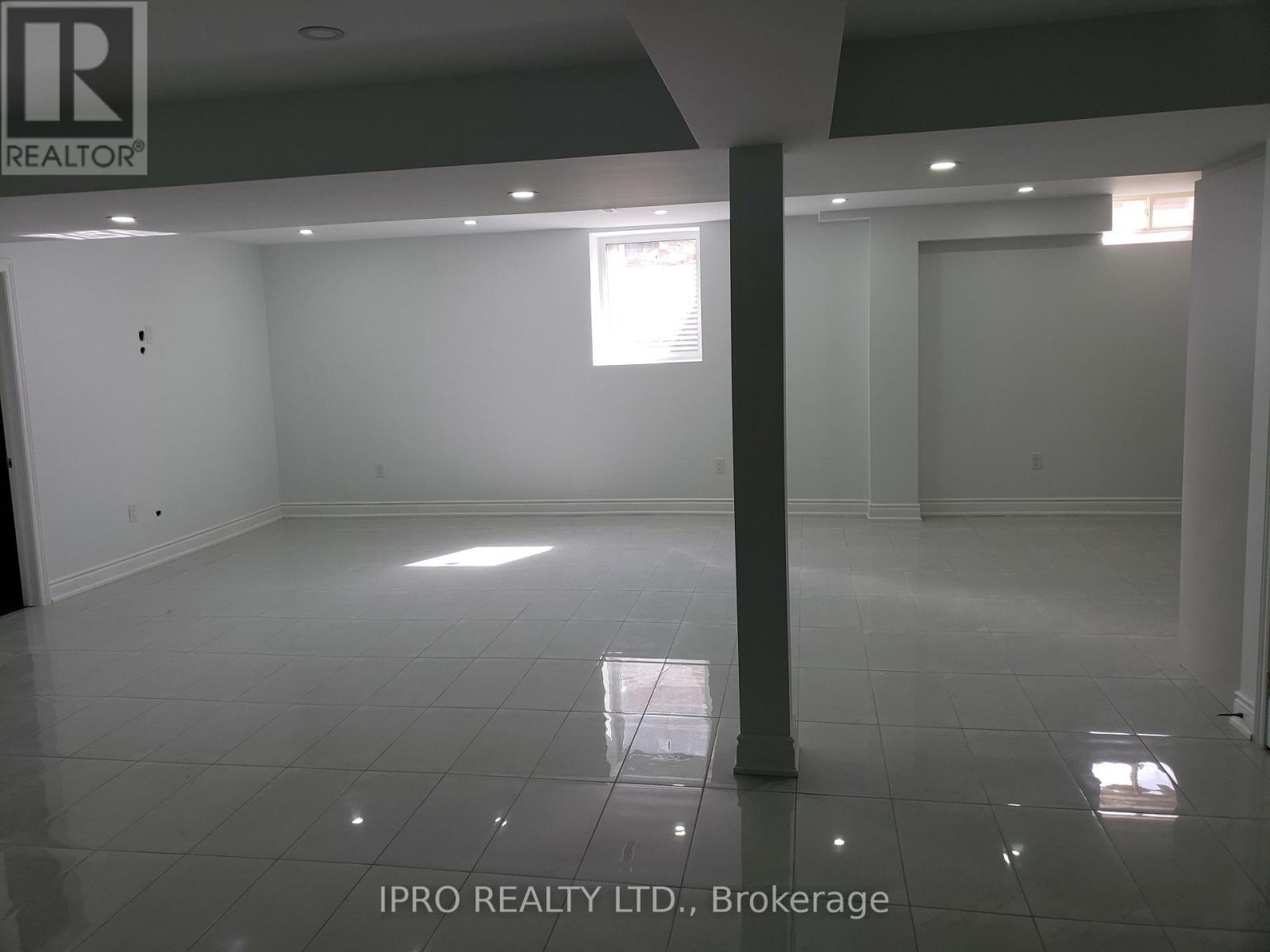 












5 ARIES STREET

,
Brampton (Credit Valley),




Ontario
L6Y5Z2


