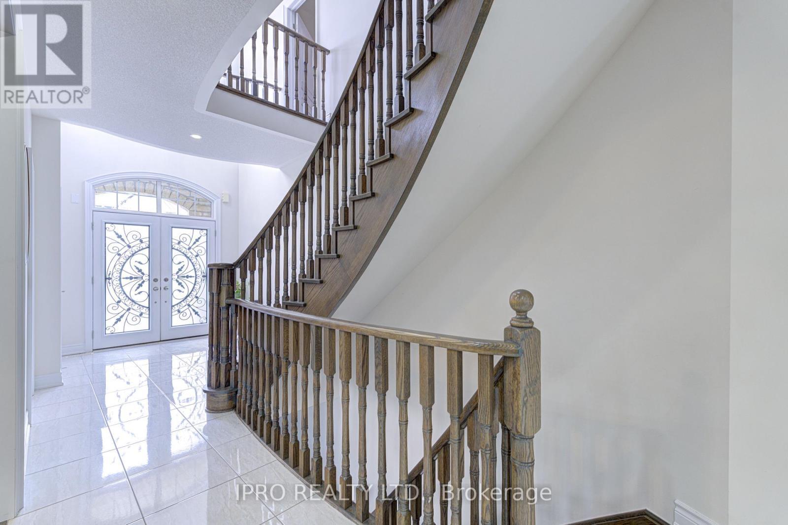 












5 ARIES STREET

,
Brampton (Credit Valley),




Ontario
L6Y5Z2

