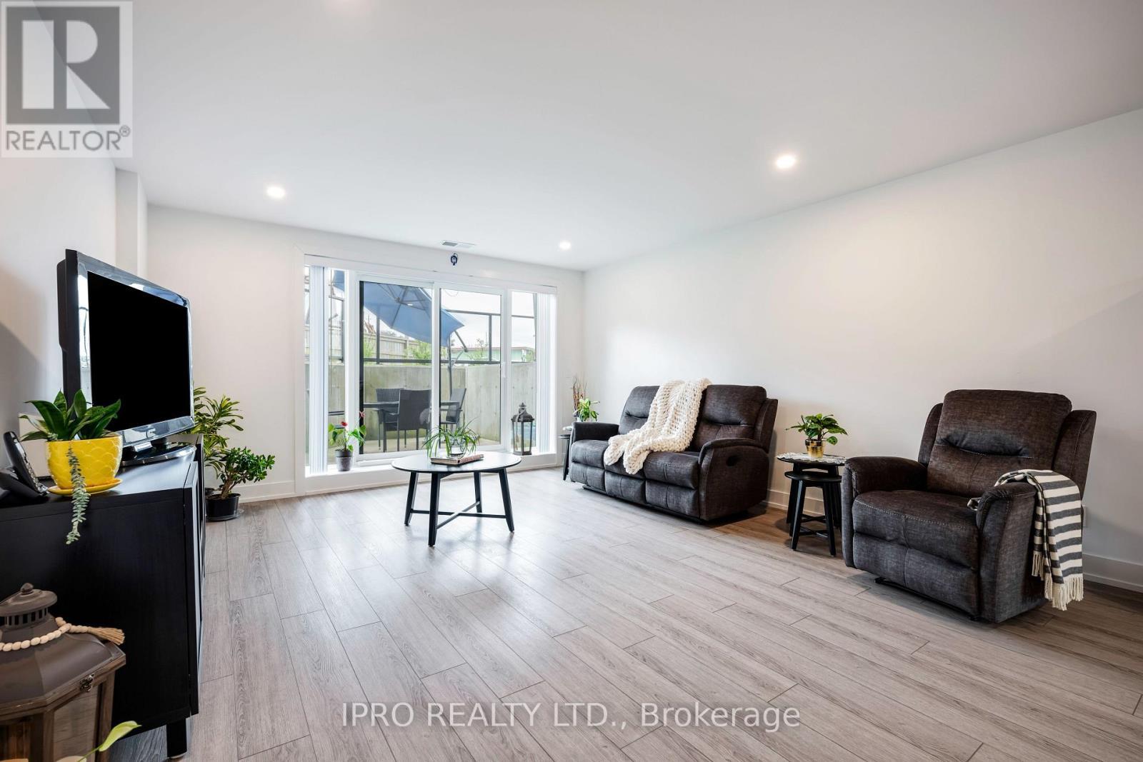












104 - 17 CENTRE STREET

,
Orangeville,




Ontario
L9W7S6

