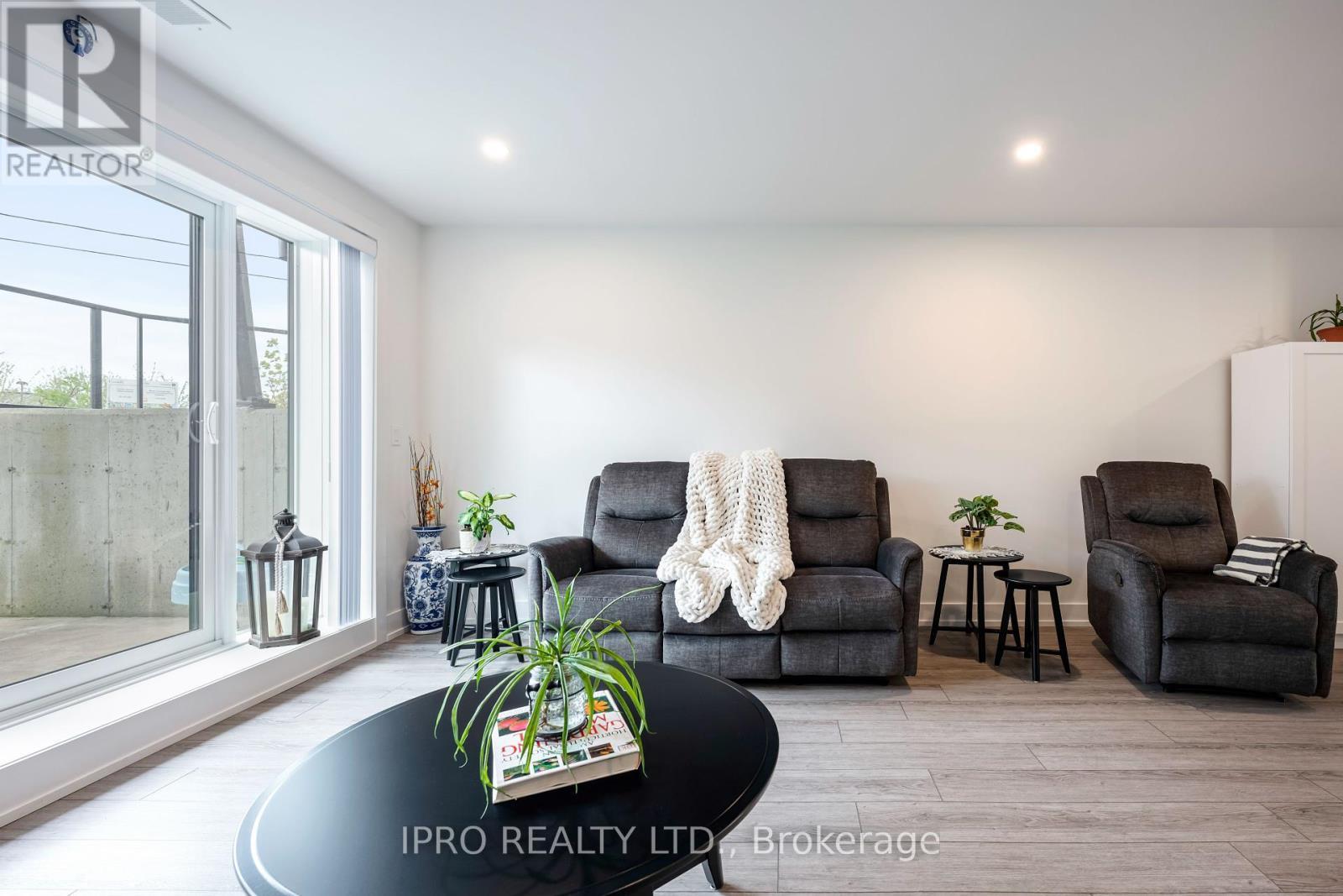 












104 - 17 CENTRE STREET

,
Orangeville,




Ontario
L9W7S6

