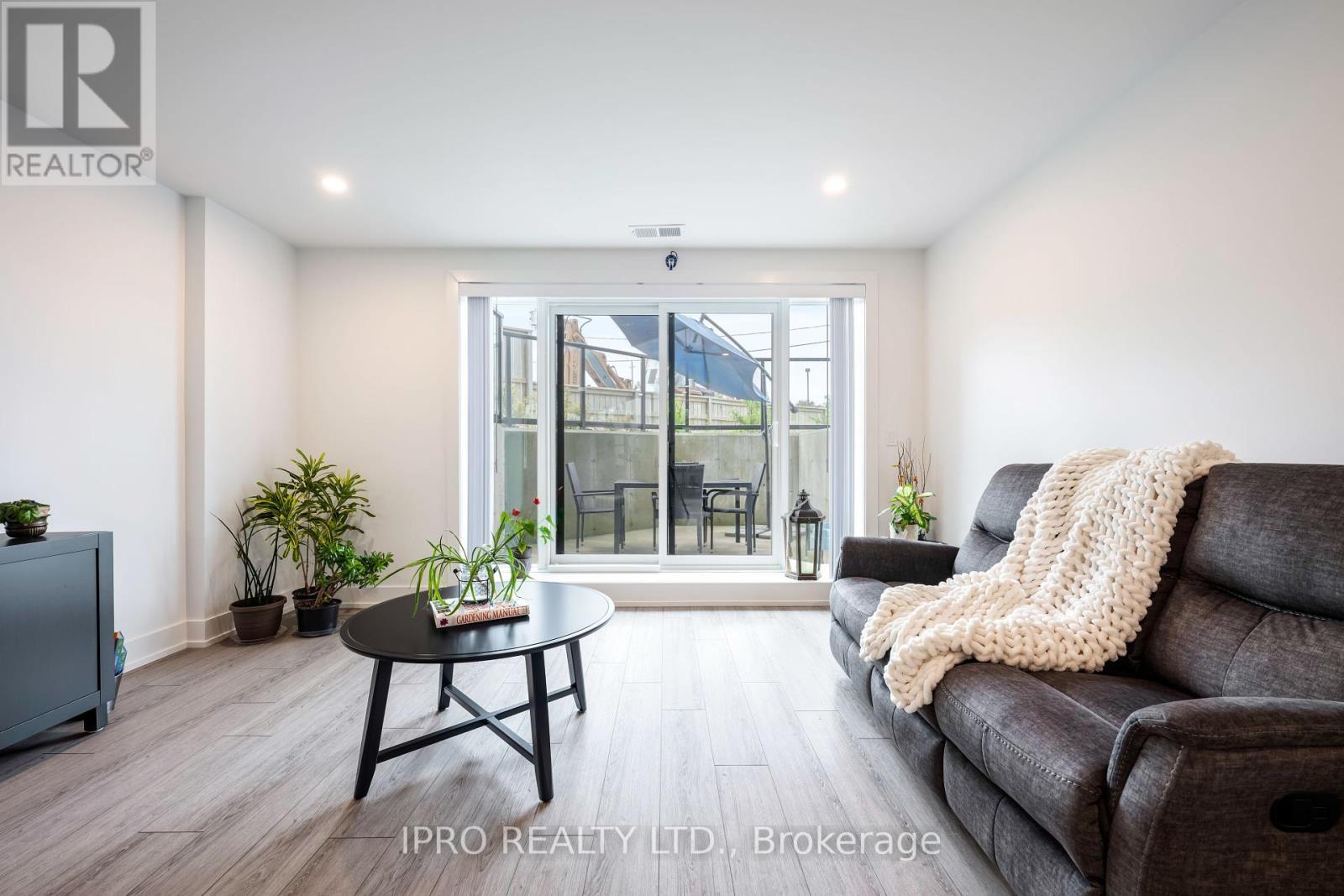 












104 - 17 CENTRE STREET

,
Orangeville,




Ontario
L9W7S6

