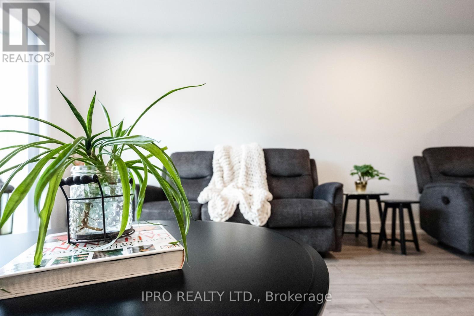 












104 - 17 CENTRE STREET

,
Orangeville,




Ontario
L9W7S6

