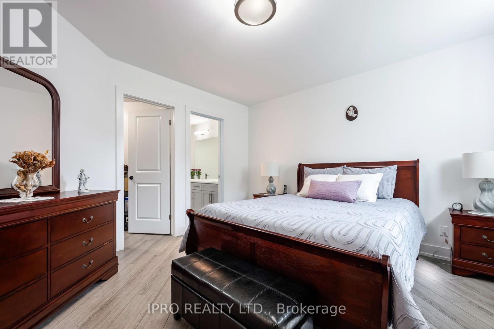 












104 - 17 CENTRE STREET

,
Orangeville,




Ontario
L9W7S6

